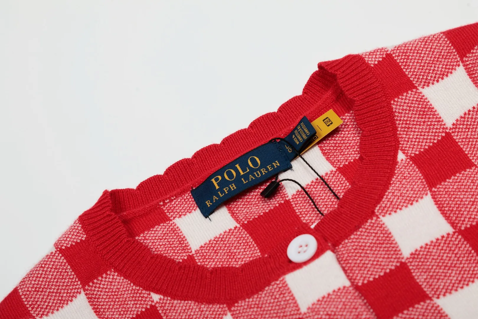 P166 💰 "Top quality" Style number: DS115# (on sale all year round) [Ralph Lauren plaid jacquard basic pony embroidered logo knitted cardigan short-sleeved] ✅Ralph Lauren all-match goddess style plain plaid knitted cardigan short-sleeved for all seasons ✅Main provider of platform live broadcast Wholesale entities ✅ZP quality 1:1 version Scan the code to enter the GF website Counter quality ✅Detailed quality The only one in Guangzhou Imported quality cotton yarn, focusing on high-end, cost-effective, good quality needless to say ✅The version restores the original version, loose, comfortable and stress-free, simple is high-end, classic is eternal, ✅The upper body is simple and easy to match, a must-have for goddess ootd. Good-looking clothes are never picky. A must-have in the goddess' wardrobe. Size: S-L Color: Navy Gray Yellow Pink Light Blue Red